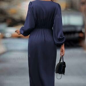 Privé Latern Sleeve Midi Dress